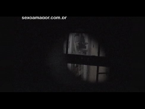 ❤️ Blondie bliver hemmeligt videooptaget af en voyeur fra nabolaget gemt bag hule mursten ❌ Porn video at da.pinkporno.ru
